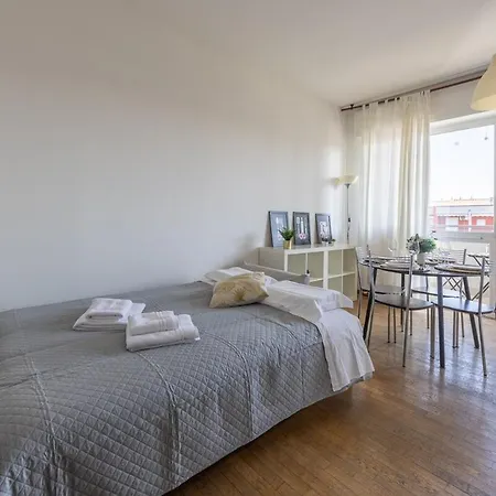 Apartment Meravigliosa Vista Su Citylife-famagosta M2,wifi Milan
